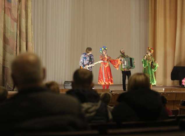 Наталья Мещерякова и солисты ансамбля «Злато-Серебро» выступили в санатории «Берёзовая роща»